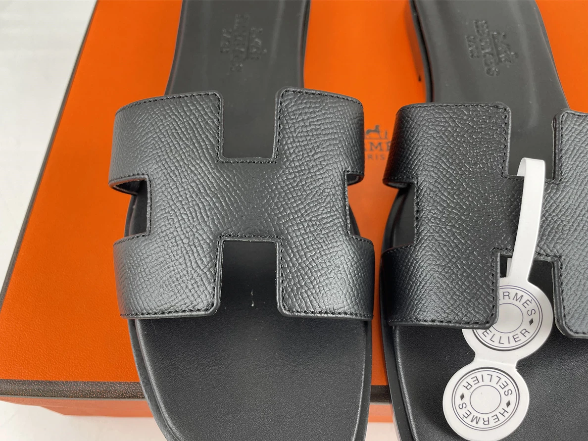 GoodFit H Brand Black Lichi Leather Slipper 116