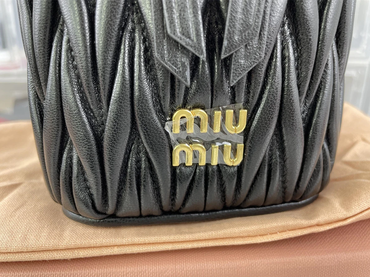GoodFit Miu Miu Black matelasse craft bag (10.5 x 9.5 x 7cm) 233