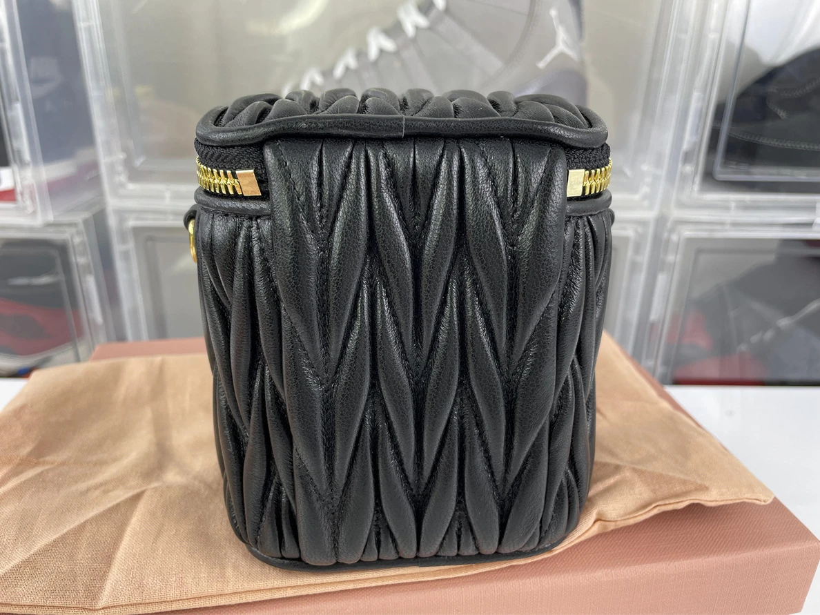 GoodFit Miu Miu Black matelasse craft bag (10.5 x 9.5 x 7cm) 233
