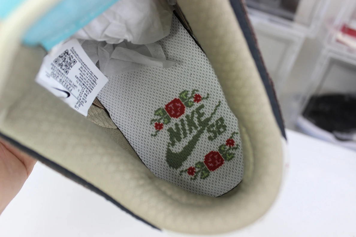 GoodFit Nike SB Dunk Low “Big Money Savings” 1714