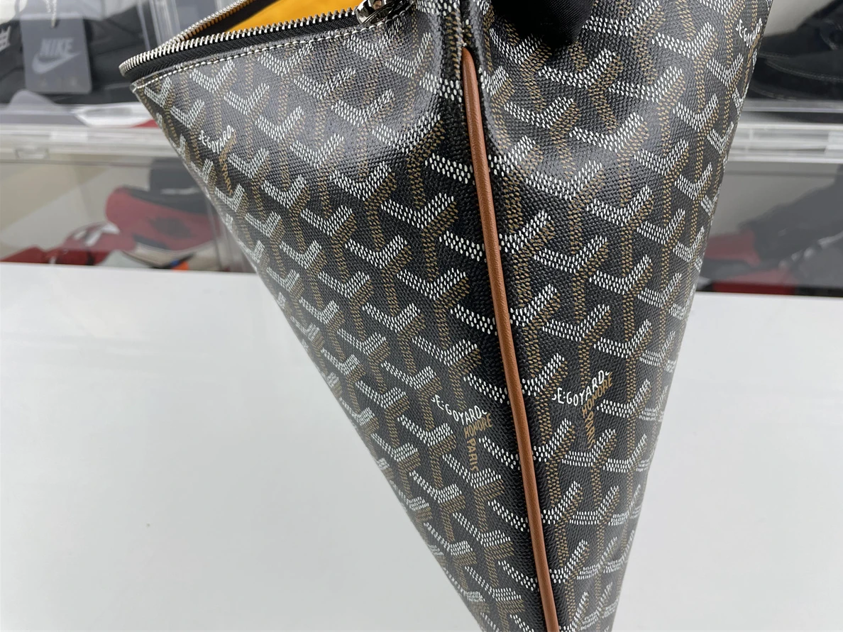 Goyard pouch Black Yellow colorway (S, M, L sizes) Trendy 259