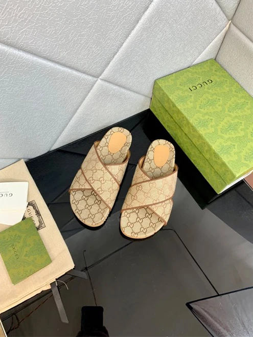 Gucci Slipper Trendy 3221