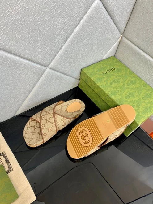 Gucci Slipper Trendy 3221