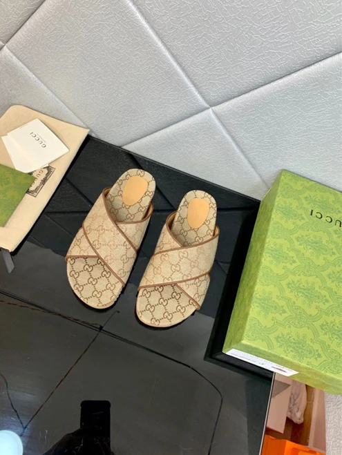 Gucci Slipper Trendy 3221