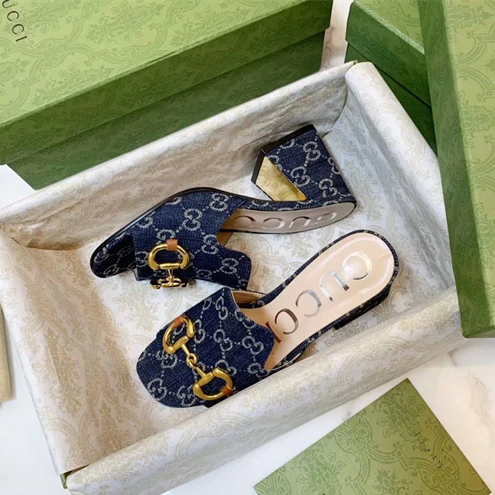 Gucci Slipper WellDesigned 3110