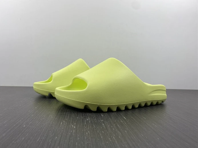 HighQuality 2693 Adidas Yeezy Slide Glow Green HQ 3040