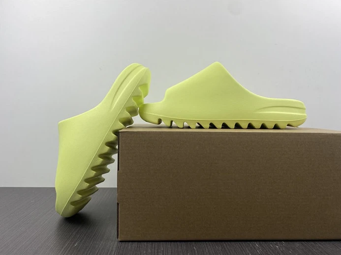 HighQuality 2693 Adidas Yeezy Slide Glow Green HQ 3040