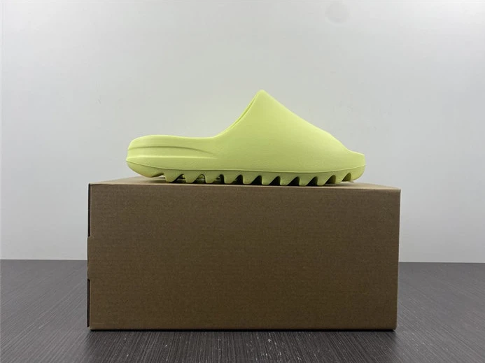HighQuality 2693 Adidas Yeezy Slide Glow Green HQ 3040