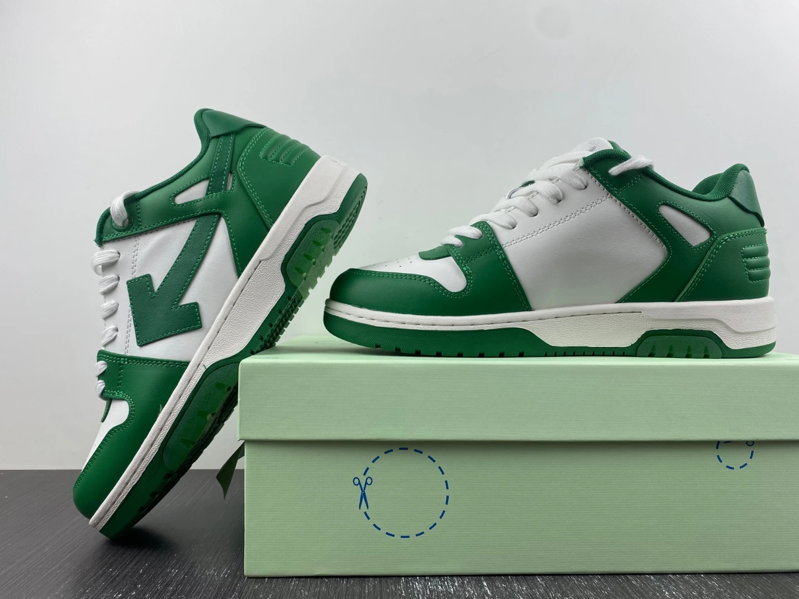 HighQuality 5354 OFF-WHITE Out of Office Low Top Green Dirty White OMIA189R21LEA 1427