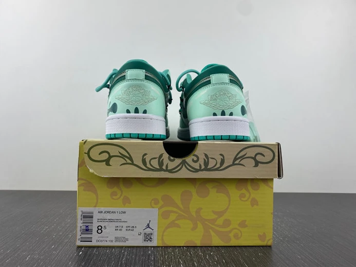 Jordan 1 Low New Emerald DC0774-132 SportInspired 640