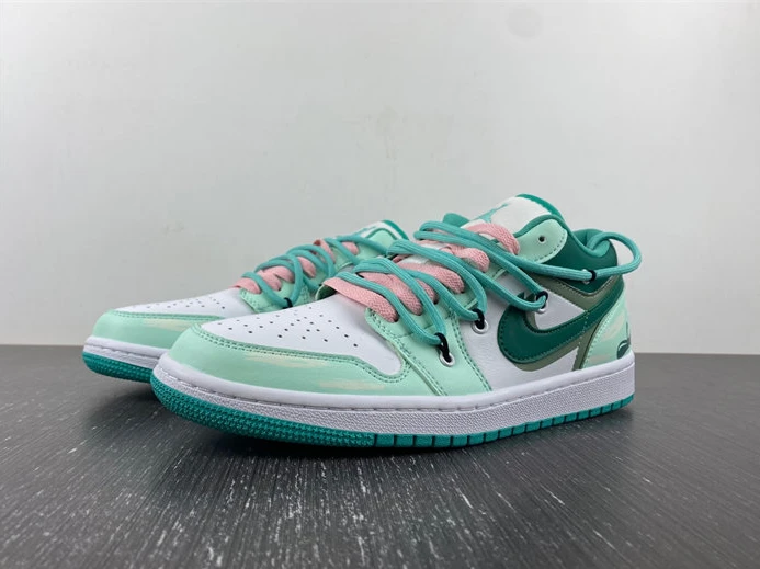 Jordan 1 Low New Emerald DC0774-132 SportInspired 640