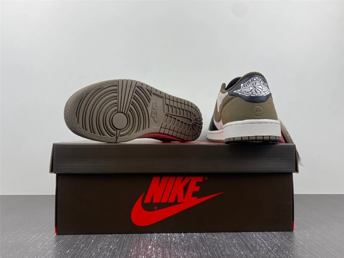 Jordan 1 Retro Low OG SP Travis Scott DM7866-902 UrbanStyle 591