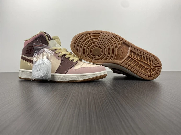 Jordan1 Mid SE Dark Pony Smoky Mauve DO7440-821 Trendy 441