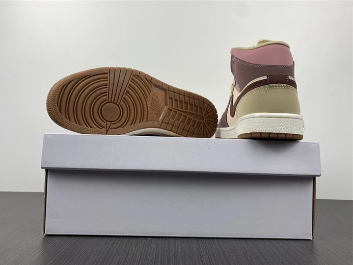 Jordan1 Mid SE Dark Pony Smoky Mauve DO7440-821 Trendy 441