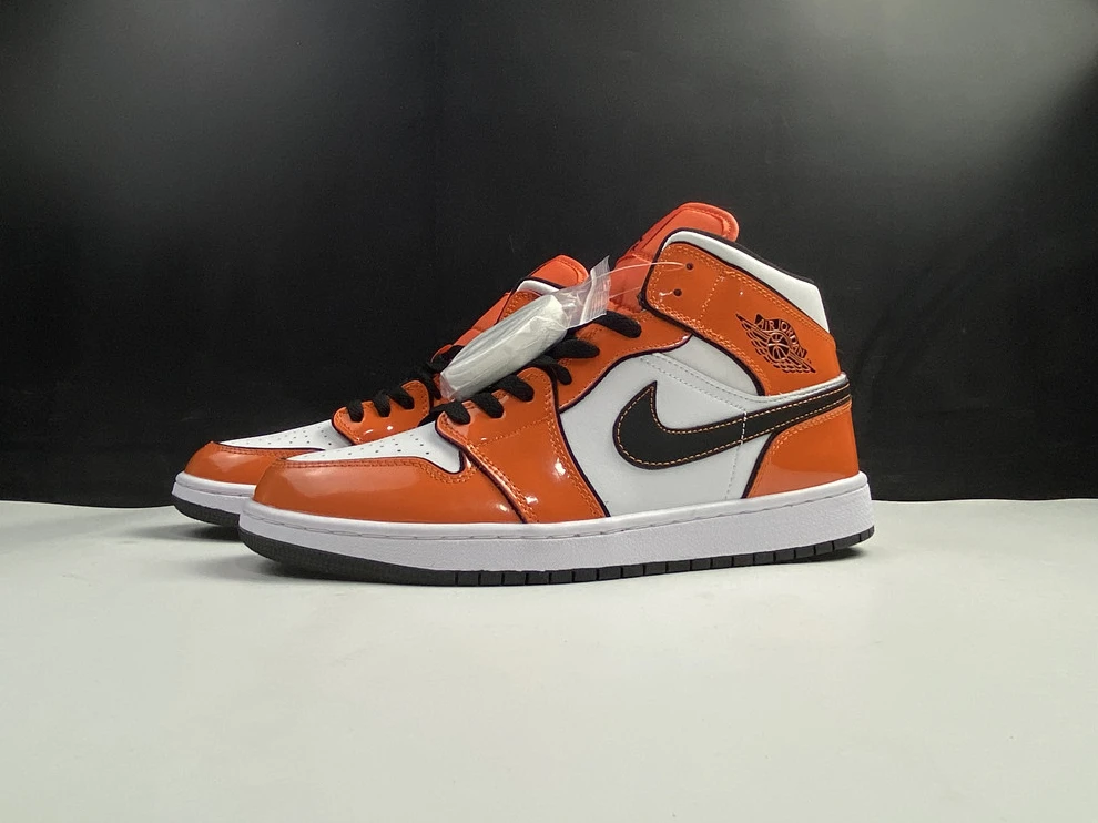Jordan1 Mid SE Turf Orange DD6834-802 UrbanStyle 485