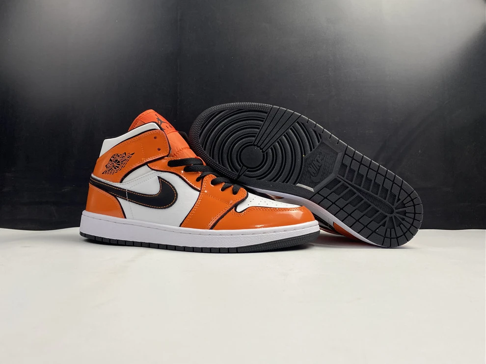 Jordan1 Mid SE Turf Orange DD6834-802 UrbanStyle 485