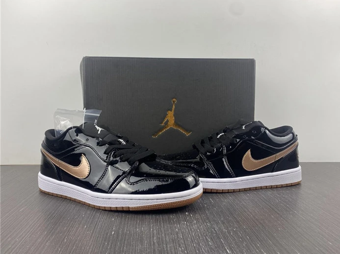 Jordan1 Retro Black Gold Patent 554723-032 Trendy 694