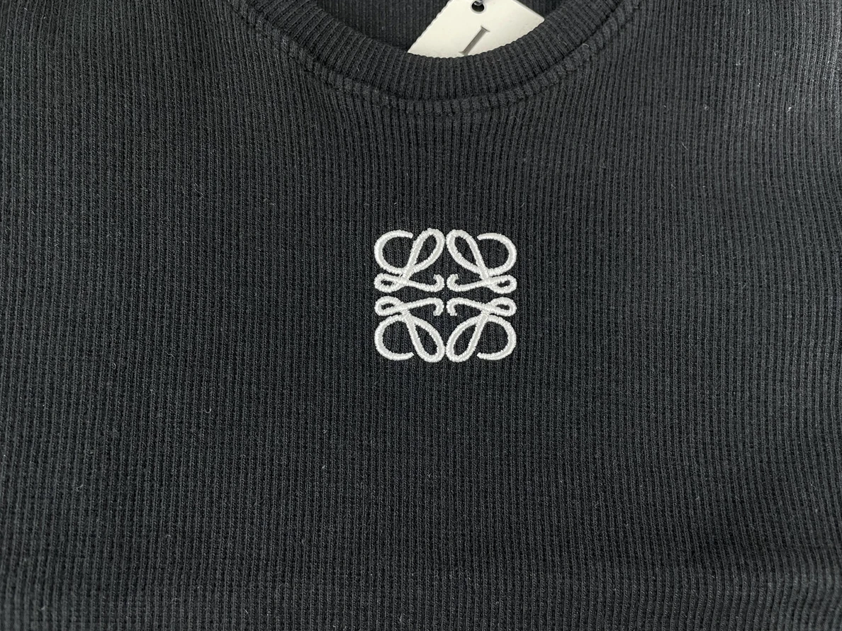 LOEWE ladies sweater vest ( black or white, price for 1 pcs) UrbanStyle 24