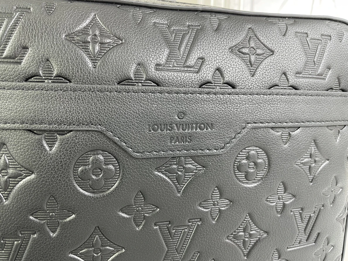 LV Black Monogram Shadow Mens Postal bag, 26 x 18.5 x 5cm EasyMatch 150