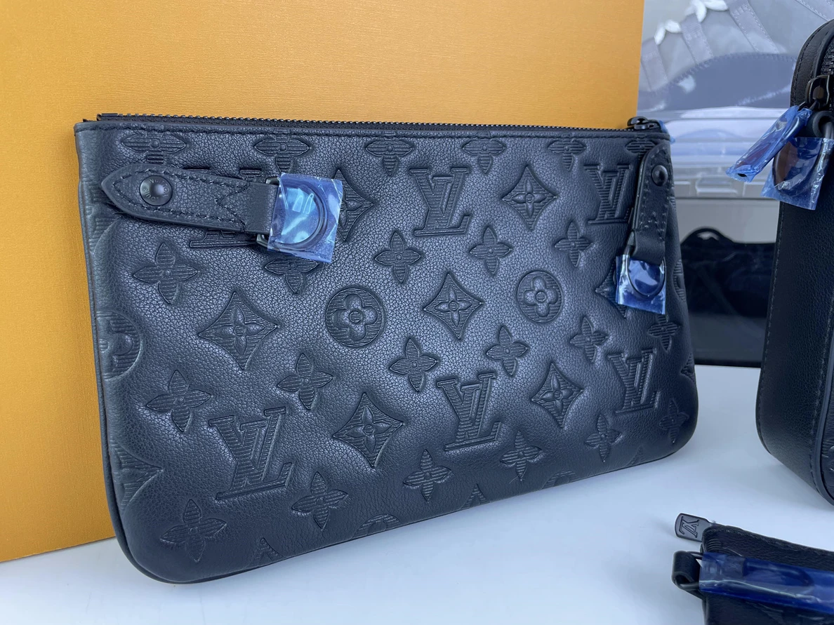 LV Black Monogram Shadow Mens Postal bag, 26 x 18.5 x 5cm EasyMatch 150