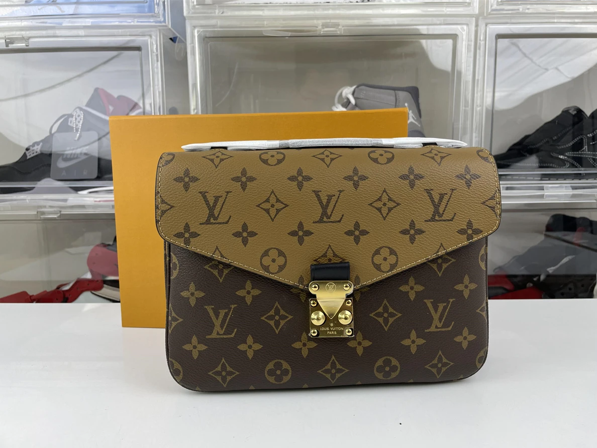 LV Pochette Metis Hand bag ( 25x 9x 17 cm) StreetReady 280
