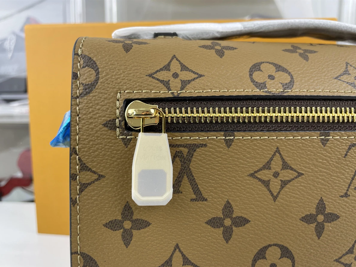 LV Pochette Metis Hand bag ( 25x 9x 17 cm) StreetReady 280