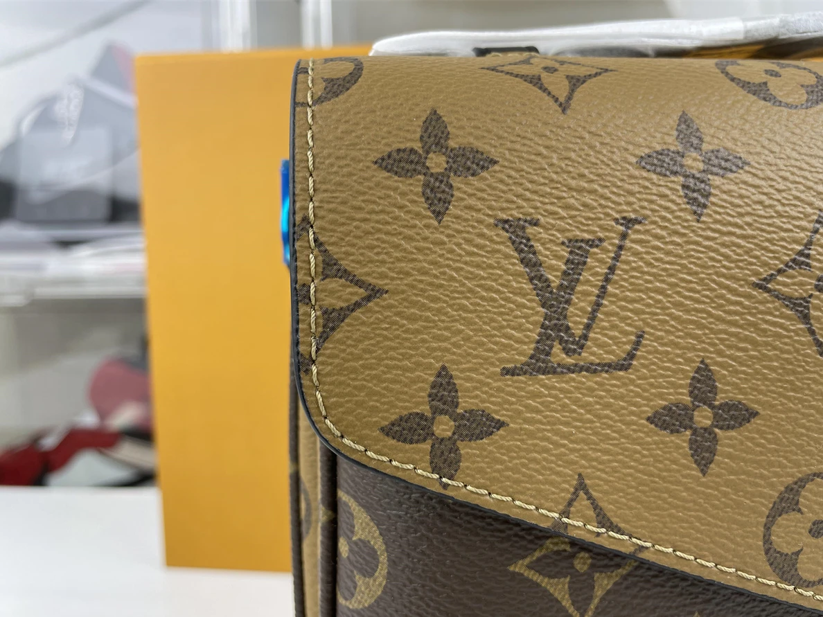 LV Pochette Metis Hand bag ( 25x 9x 17 cm) StreetReady 280