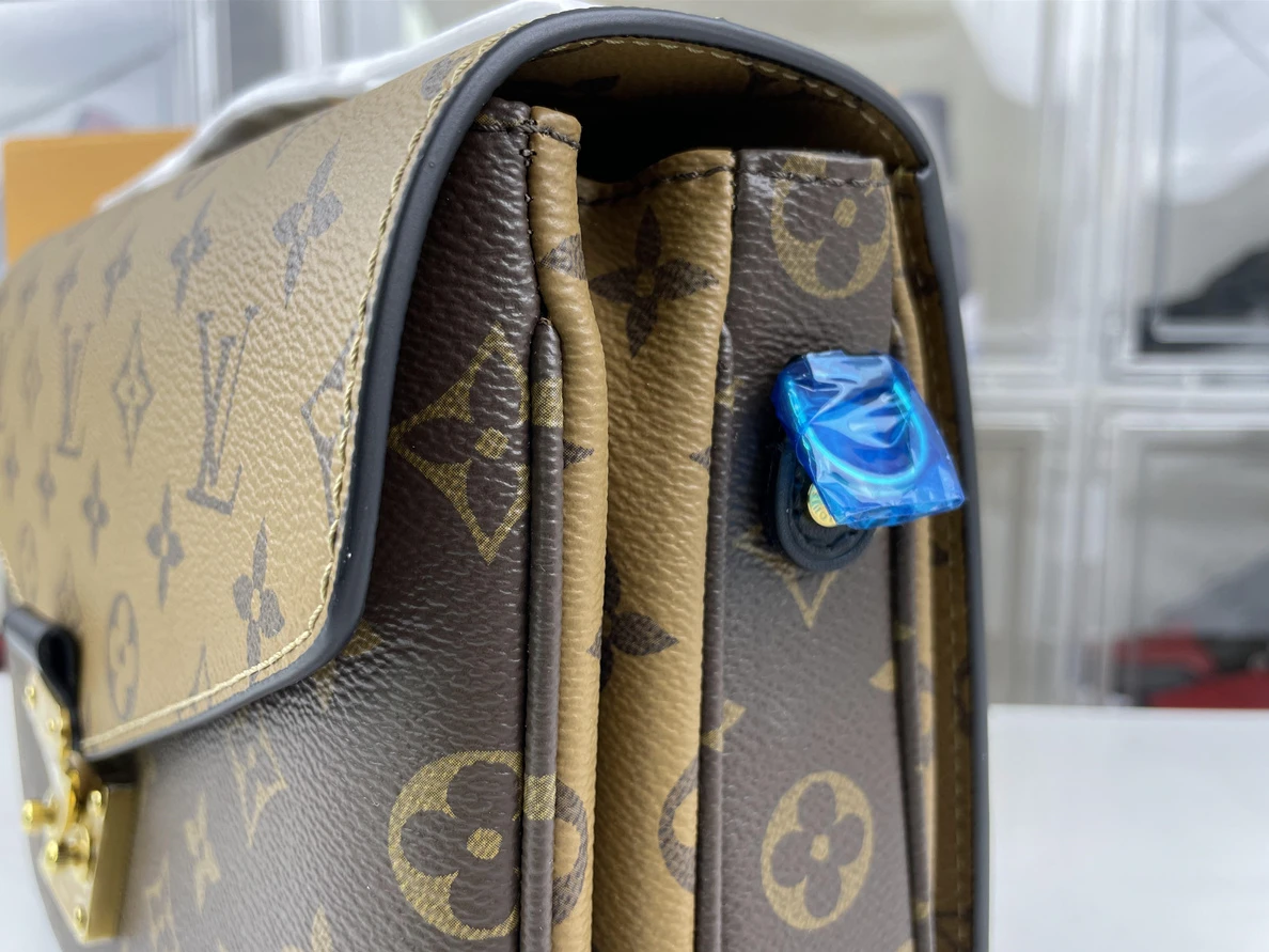 LV Pochette Metis Hand bag ( 25x 9x 17 cm) StreetReady 280