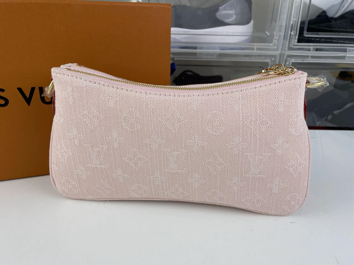 LV pochette Pink hang bag, (24.5 x13.5 x 6.5 cm) WellDesigned 228