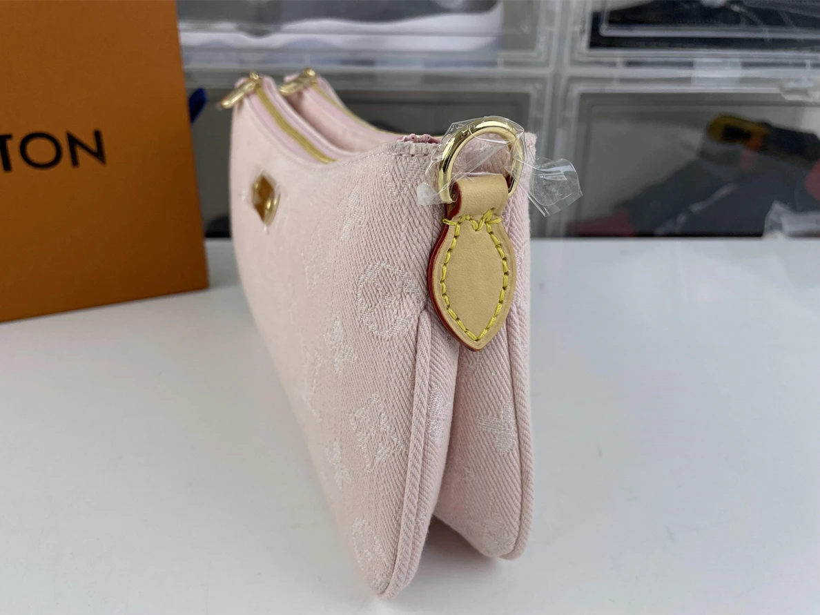 LV pochette Pink hang bag, (24.5 x13.5 x 6.5 cm) WellDesigned 228