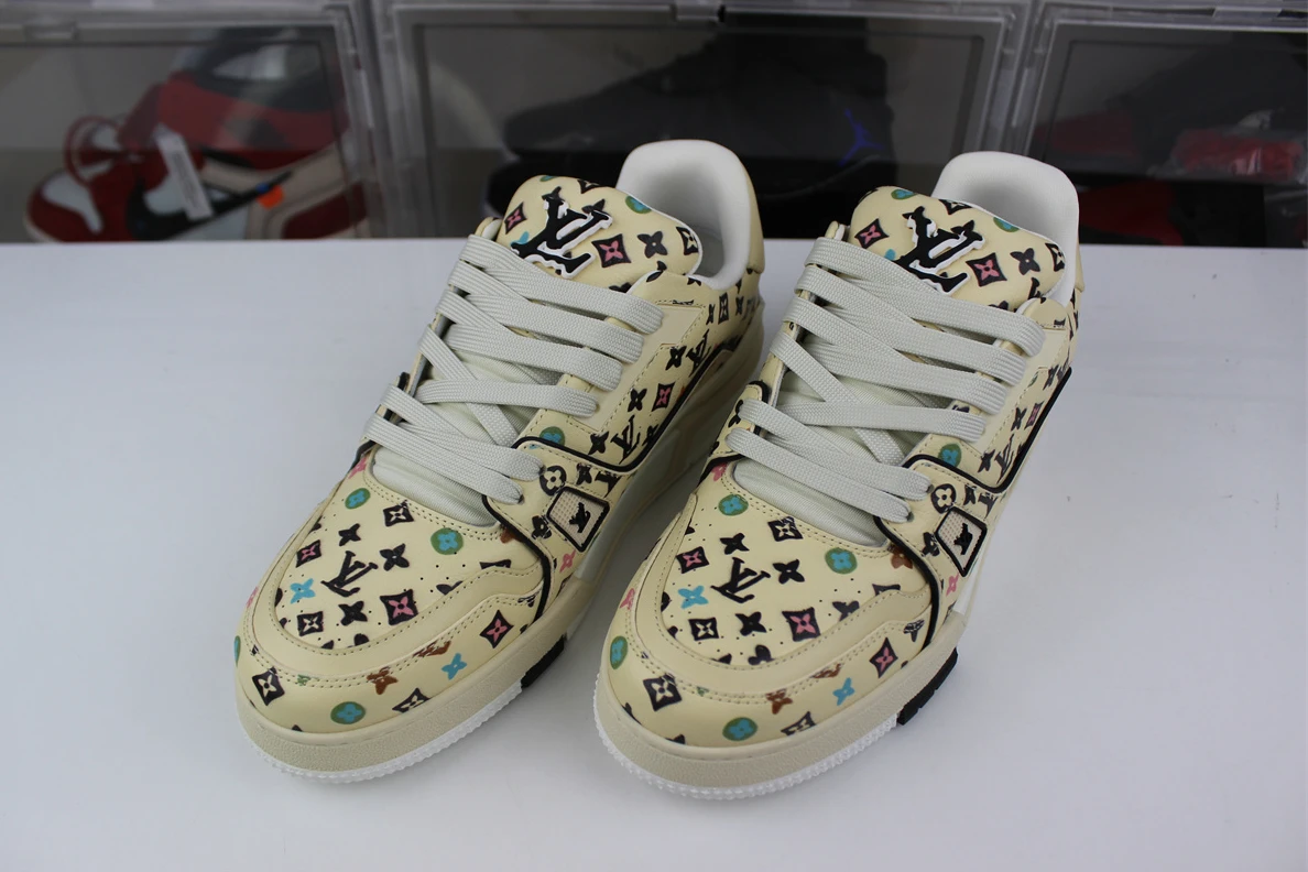 Louis Vuitton LV trainer Gray Chocolate MS0224 GoodFit 205