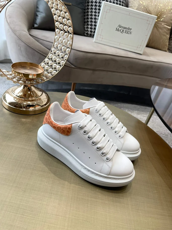 Mc Queen 22 Fashionable 1380
