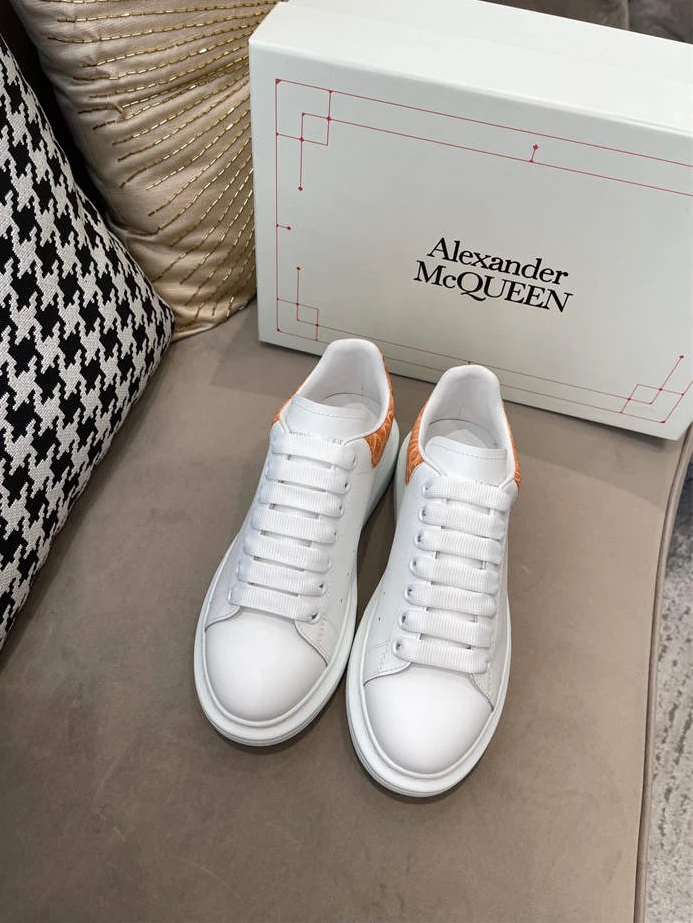 Mc Queen 22 Fashionable 1380