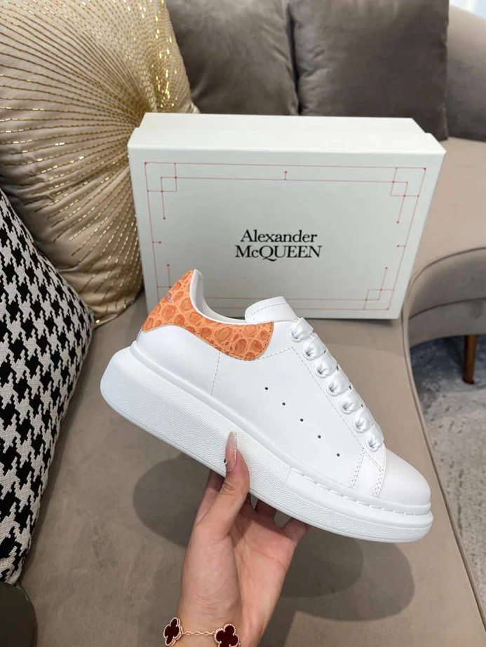 Mc Queen 22 Fashionable 1380