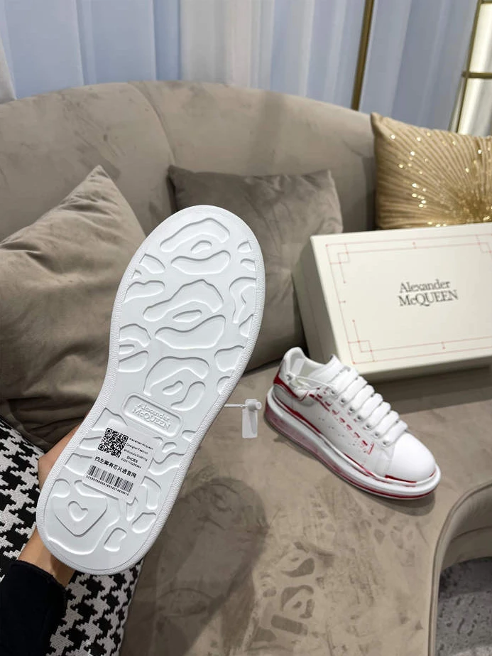 ModernLook 1314 Alexander McQueen Oversized 1318