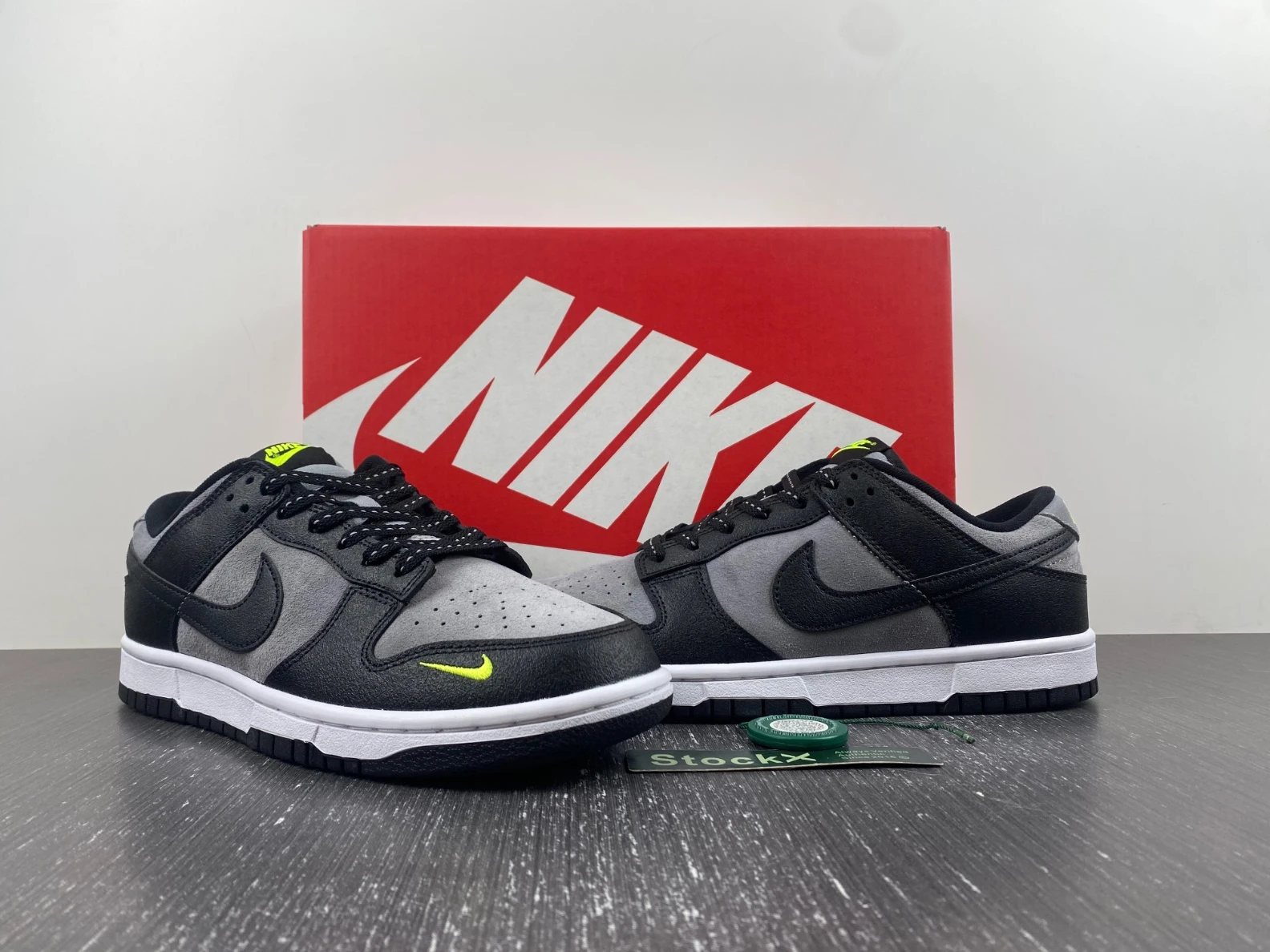 ModernLook 2429 Nike Dunk Low 'Black Grey Green Strike' FQ2205- 1760