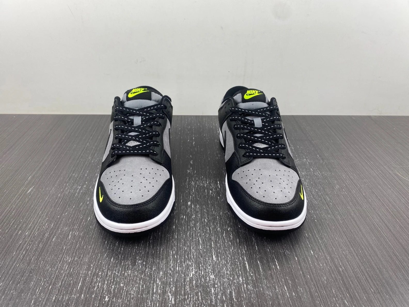 ModernLook 2429 Nike Dunk Low 'Black Grey Green Strike' FQ2205- 1760