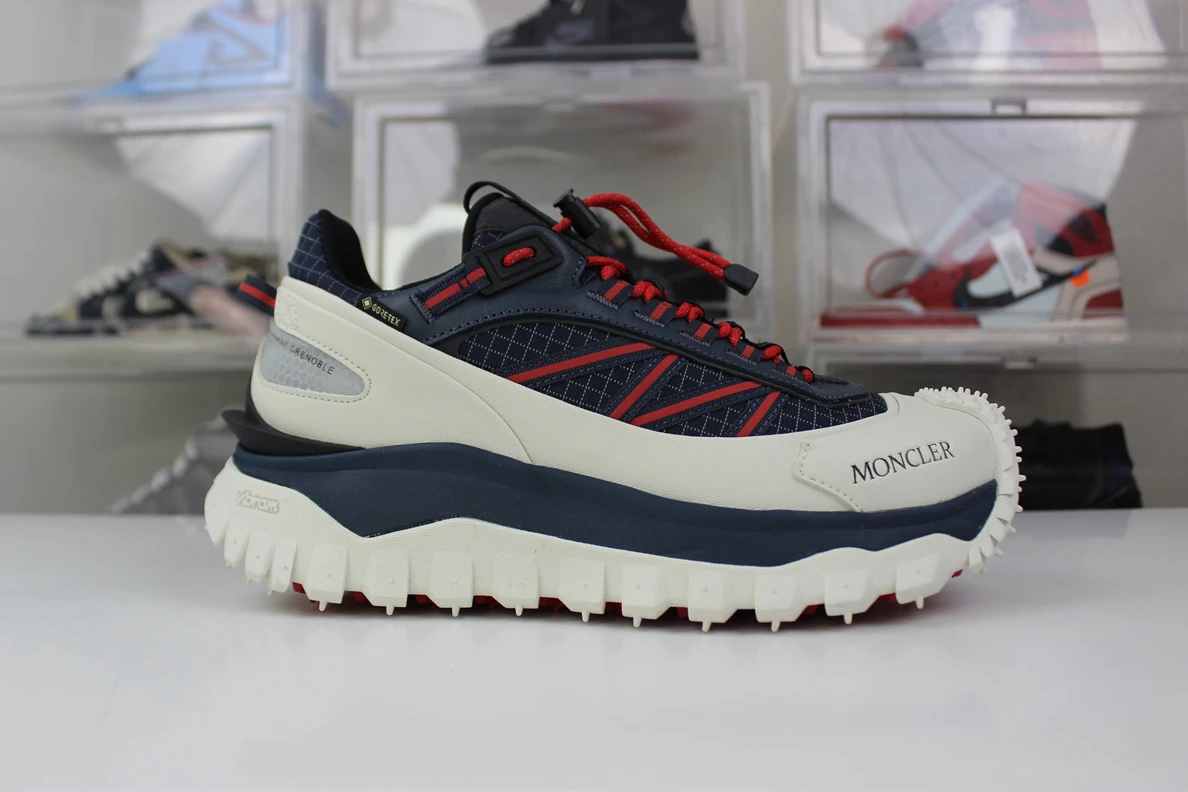 ModernLook 8611 Moncler Trailgrap in blue 3602
