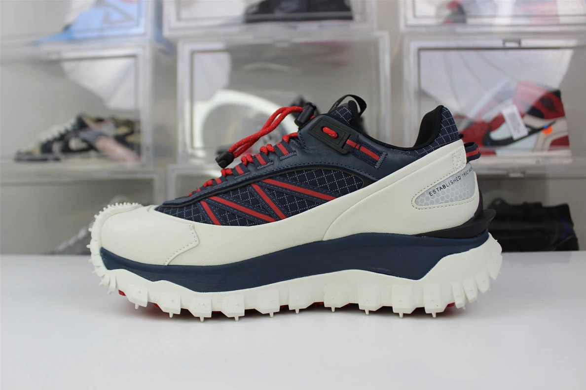 ModernLook 8611 Moncler Trailgrap in blue 3602