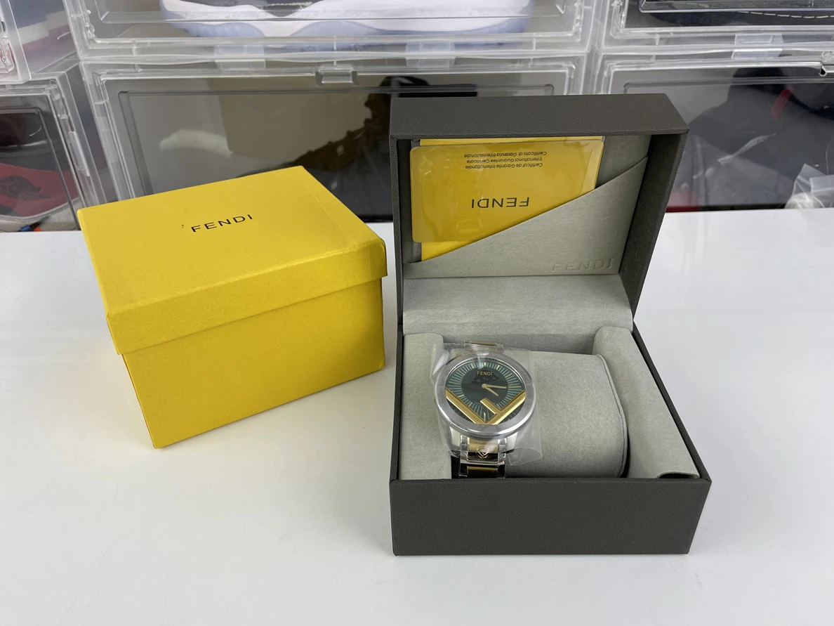 ModernLook 9569 FENDI Lovers Green dial plate Gold LOGO watch ( 36 or 42 cm) 301
