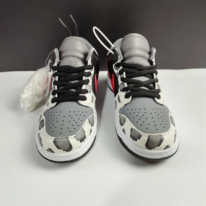 ModernLook 9745 Nike DUNK ESSEN  CU1727- 2186