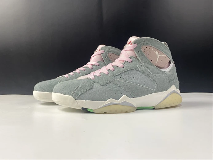 ModernLook Jordan 7 Retro Neutral Grey CT8528-002 1024