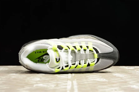 ModernLook Nike Air Max 95 OG Neon 307960-002 2575