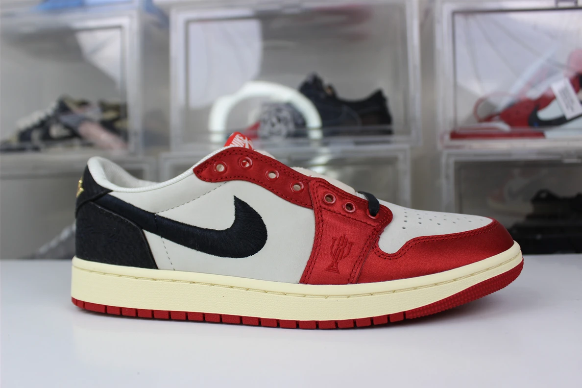 ModernLook Trophy Room x Air Jordan 1 OG Low 'Away' 581