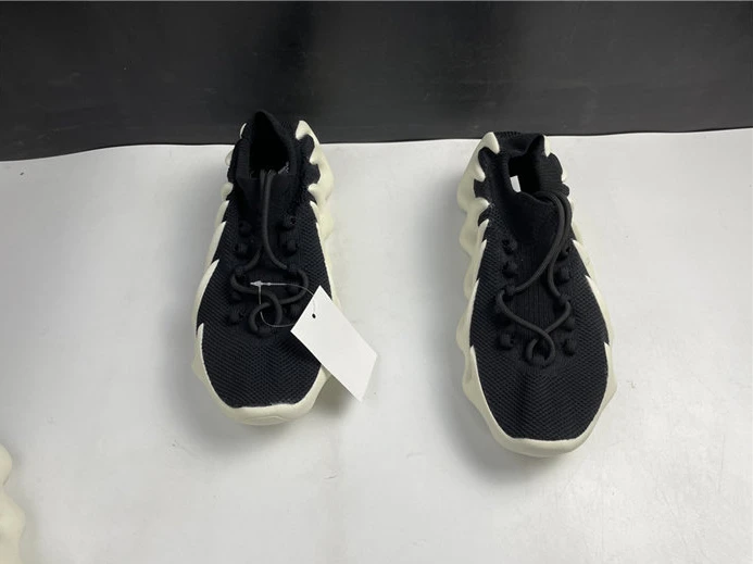 ModernLook adidas Yeezy 450 CLOUD BLACK H68049 2968