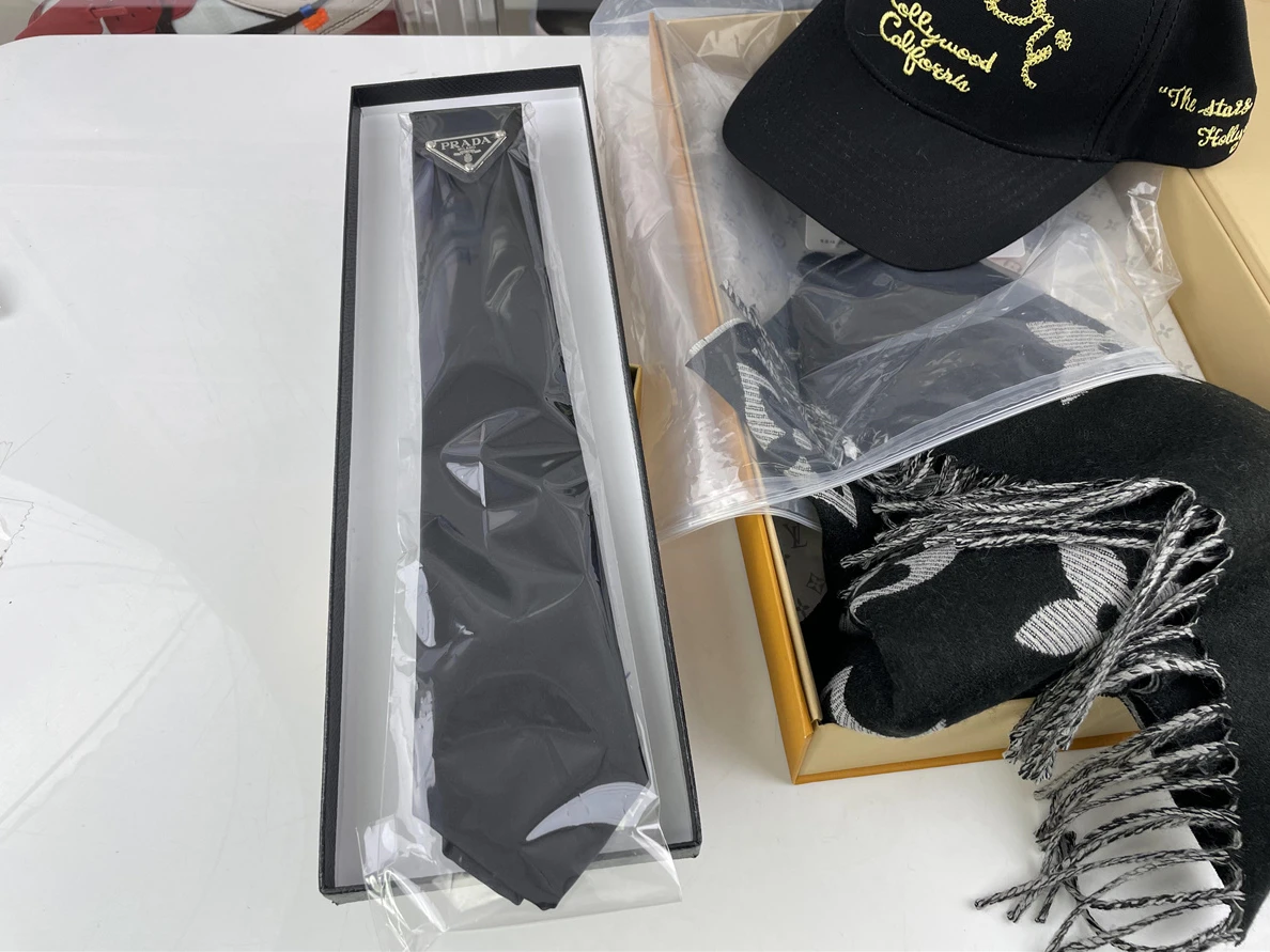 NewStyle 4174 scarf,  Necktie, wallet photos (prices in the description) 39