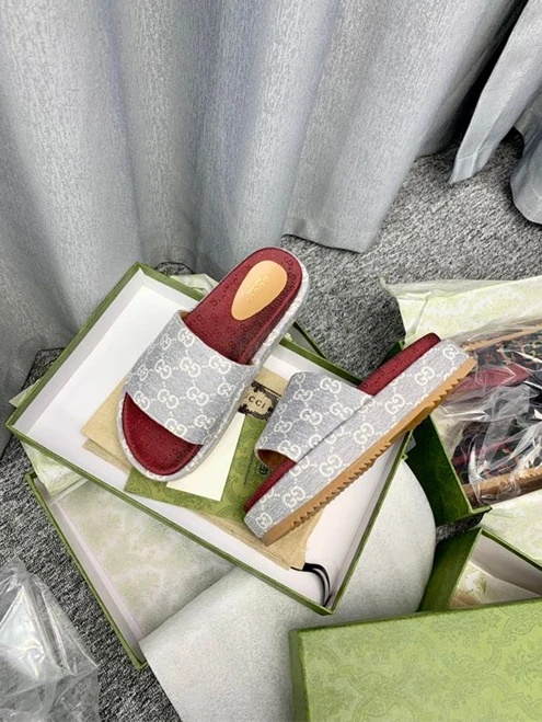 NewStyle 8695 Gucci Slipper 3243