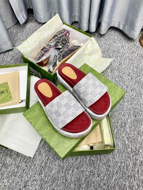NewStyle 8695 Gucci Slipper 3243