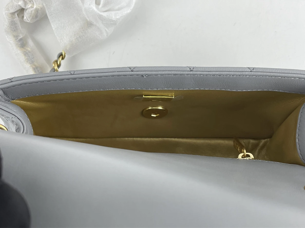 NewStyle Chanel Grey mini bag with gold ball (13 x 20 x 7 cm) 243