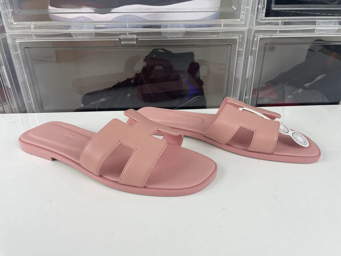 NewStyle H brand Pink smooth leather slippers 118